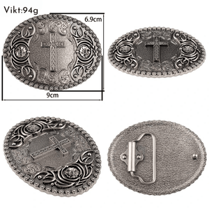 Bältespänne med kors och ornament i westernstil