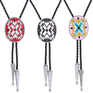 Bolo tie i justerbart läder med färgstarkt totemmönster