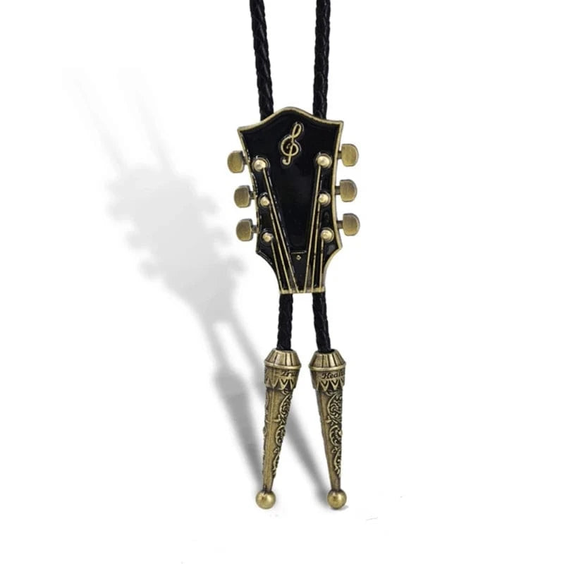 Bolo tie med gitarrhuvud i metall och läderrem