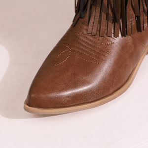 Cowboy boots mocka dam