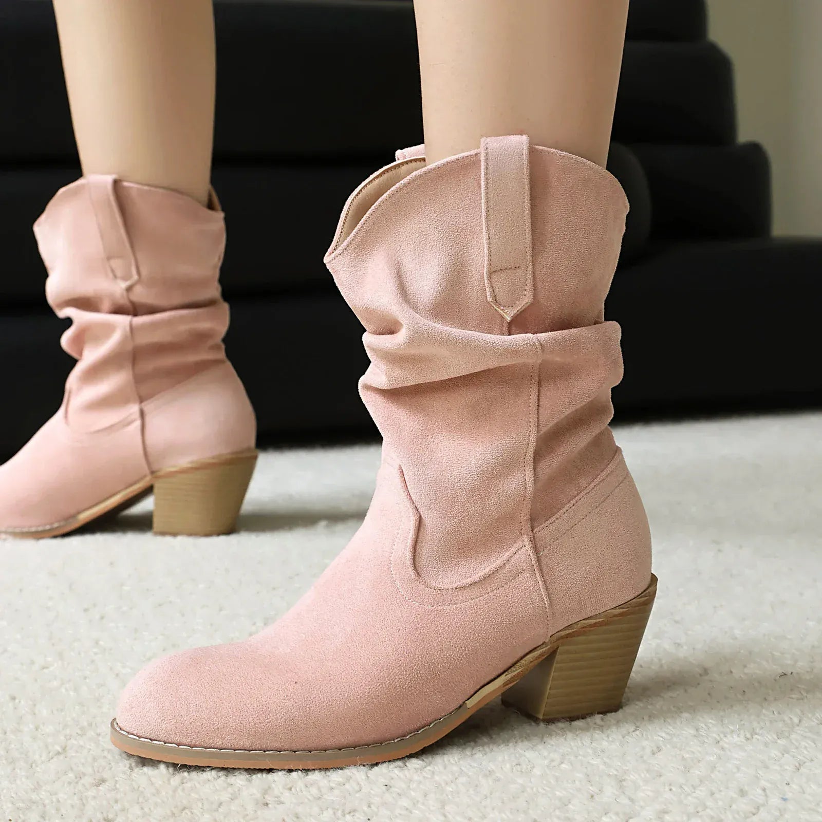 Cowboyboots i mjuk mocka med rynkad skaftdesign