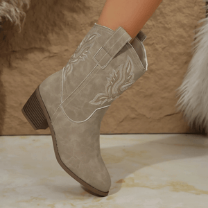 Cowboyboots med broderad design och kraftig klack