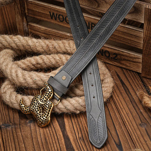 Elegant cowboybälte med gyllene tjurhuvudspänne
