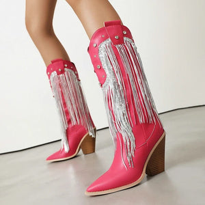 Fransiga Cowboyboots i Glansig Läderlook med Kilklack