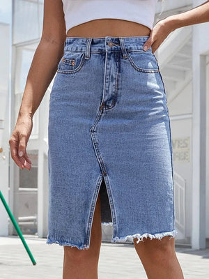 Högmidjad jeanskjol med slits