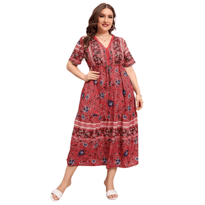 Plus size klänning i bohemisk stil