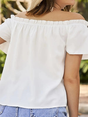 Vit off shoulder-blus med smockad ringning