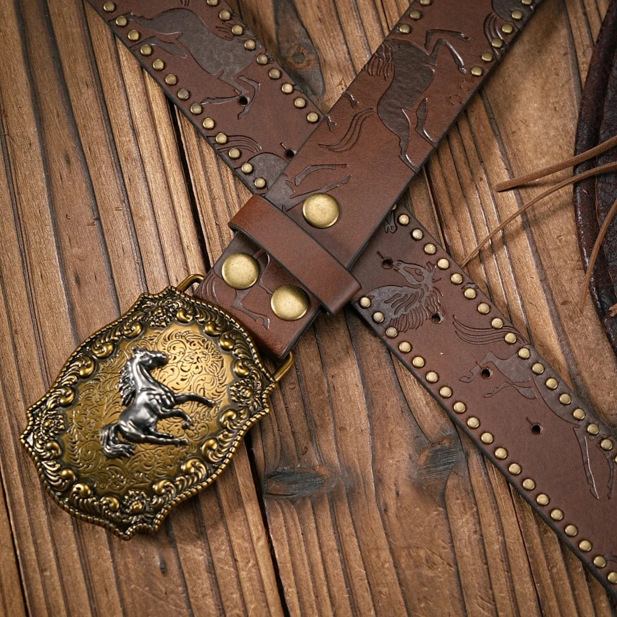 Antikt cowboybälte i läder