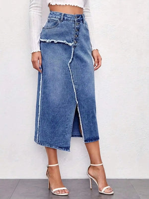 Asymmetrisk jeanskjol med slits