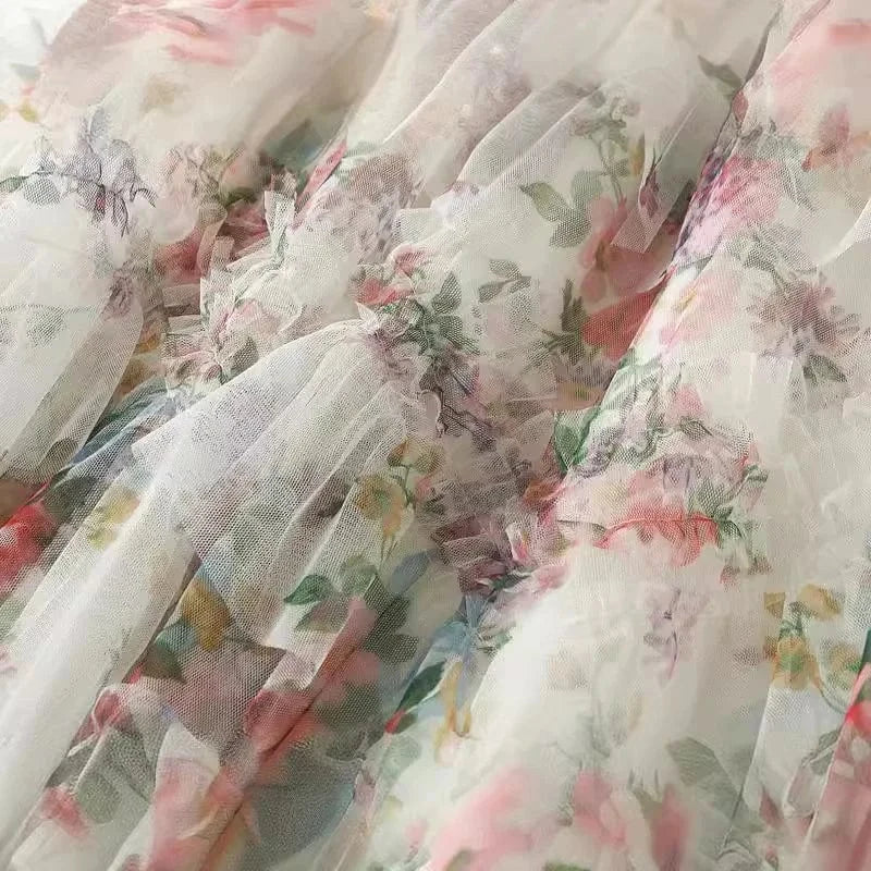 Bohemisk tyllkjol med blommigt akvarellmönster