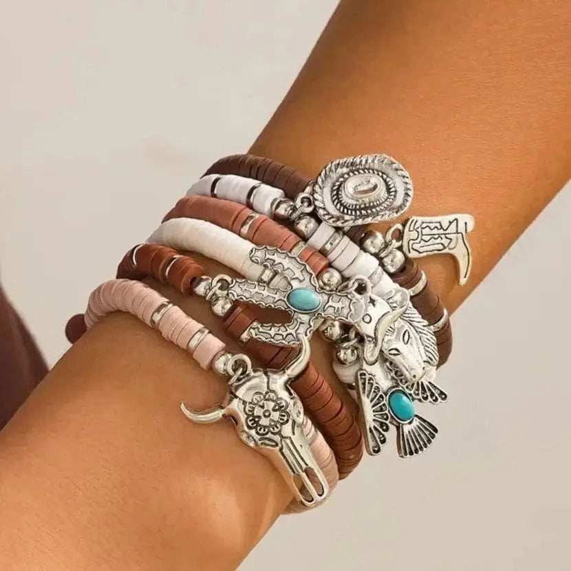 Boho Armband med Western Berlocker