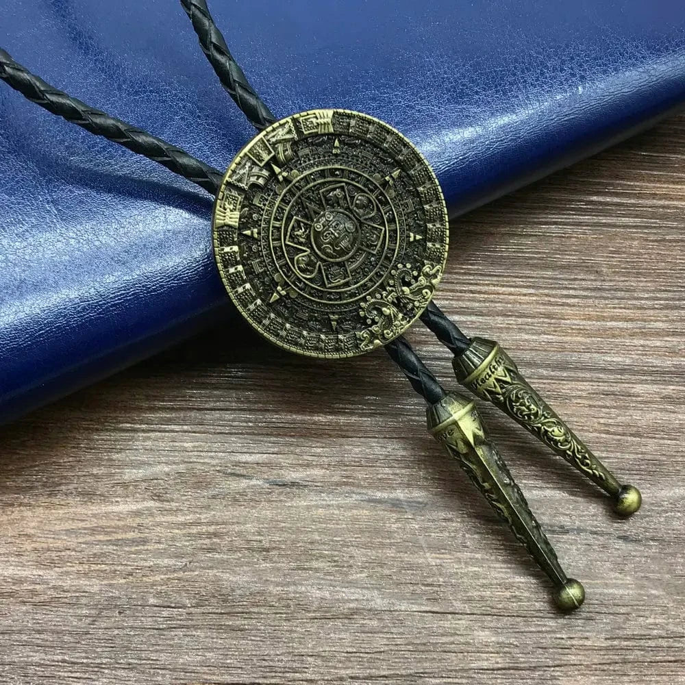 Bolo tie i aztekisk design med genuint läder