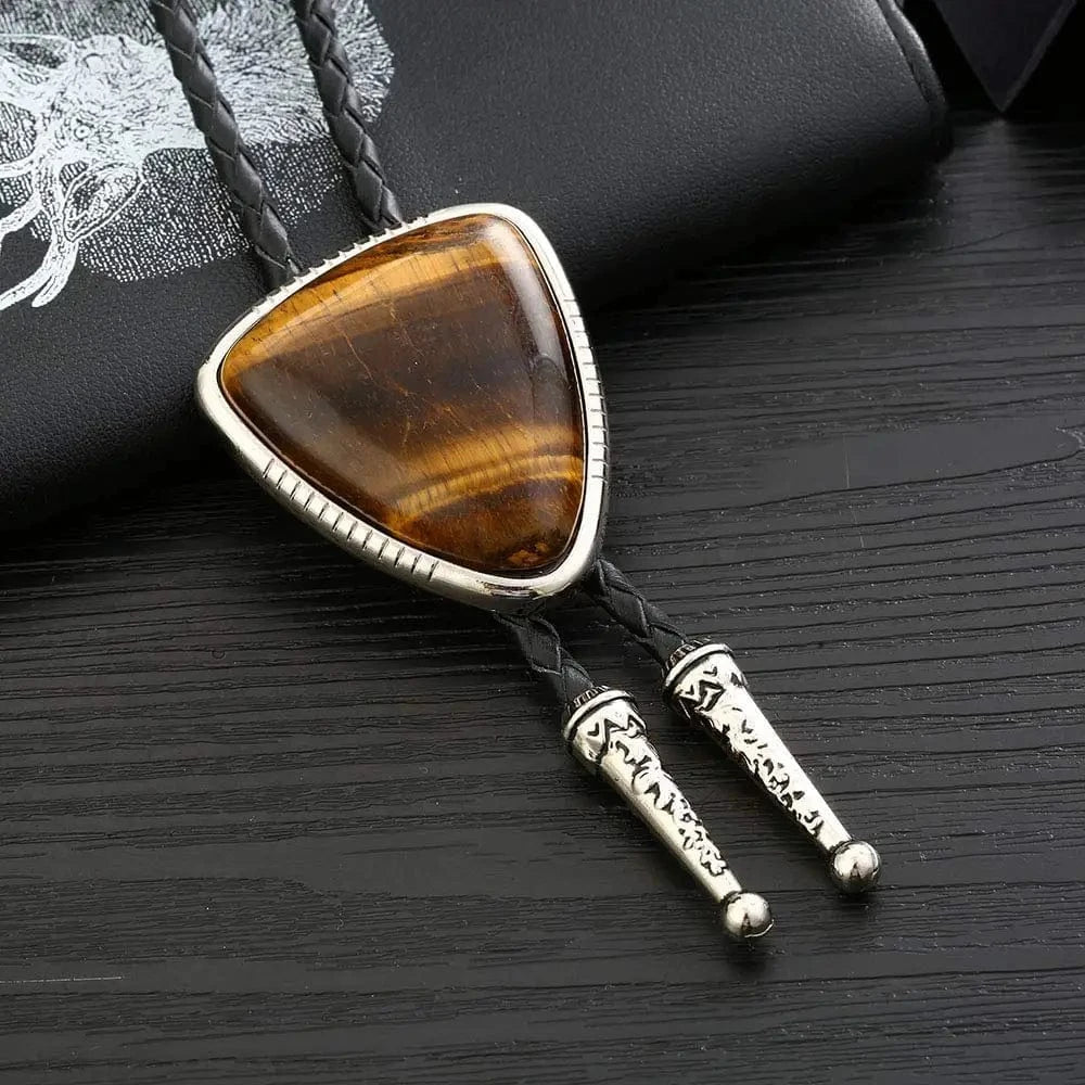 Bolo tie i läder med trekantig sten och elegant design