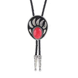 Bolo tie i silverfärgad björntassdesign med ädelstenslook Röd
