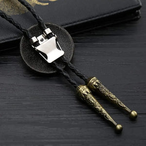 Bolo tie med dödskalle i metall