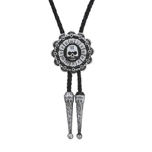 Bolo tie med dödskalle och solrosmönster Svart och silver