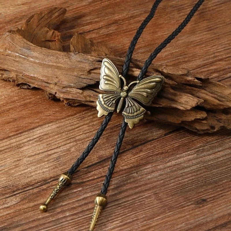 Bolo tie med fjäril i metall