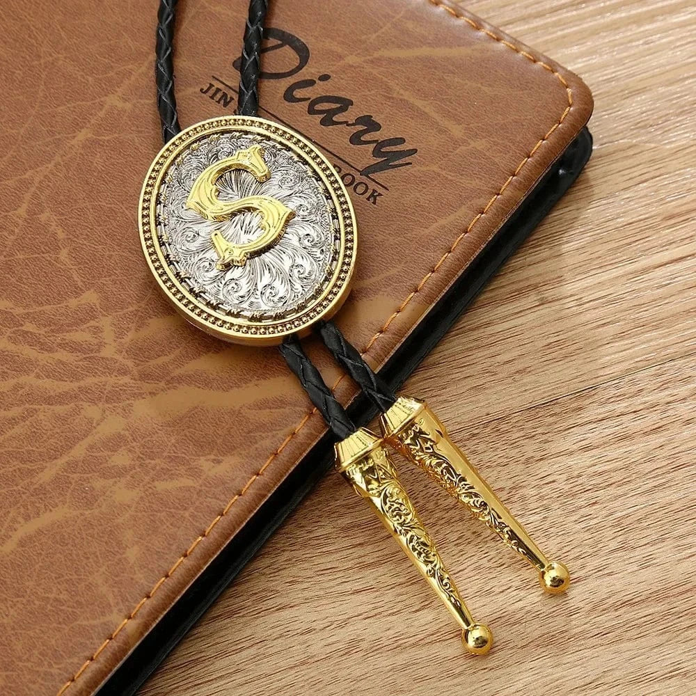 Bolo tie med initial A–Z i tvåtonad metall
