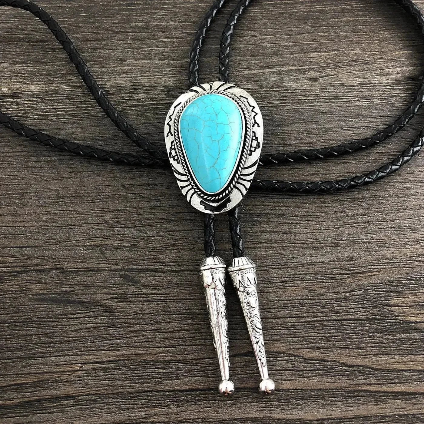 Bolo tie med naturlig blå sten Blå droppform