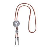Bolo tie med rund hästberlock och läderband Röd rem