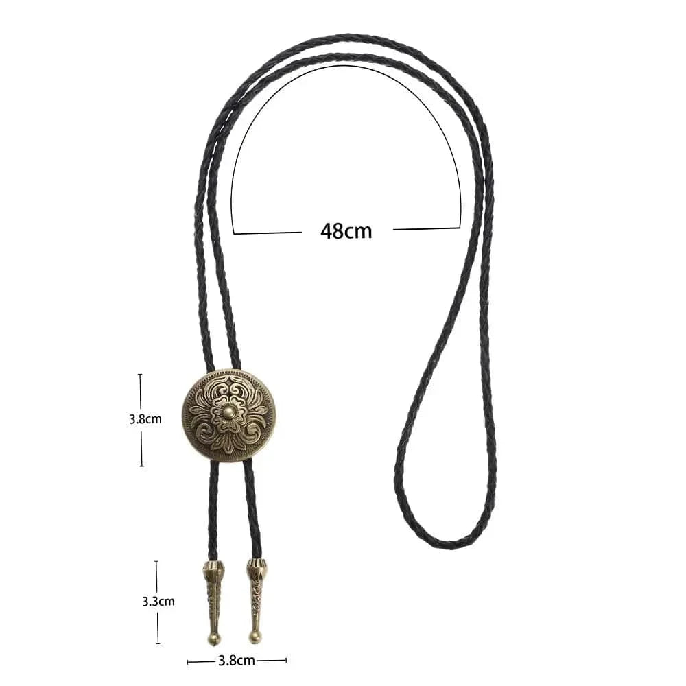 Bolo tie med rund medaljong och blomgravyr Guld