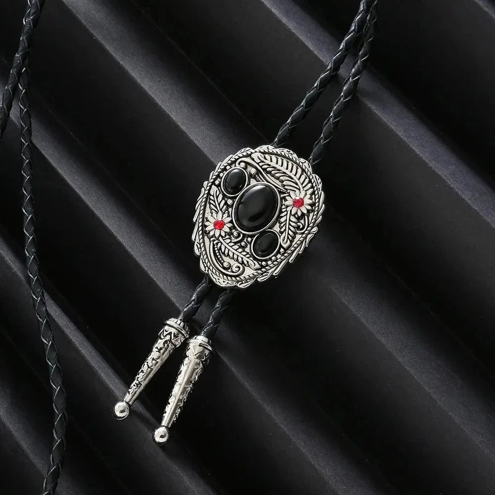 Bolo tie med snidade detaljer och naturlig sten