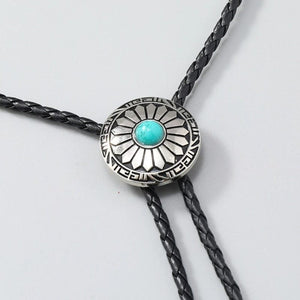 Bolo tie med turkos sten och solinspirerat silverhänge Silver och turkosblå