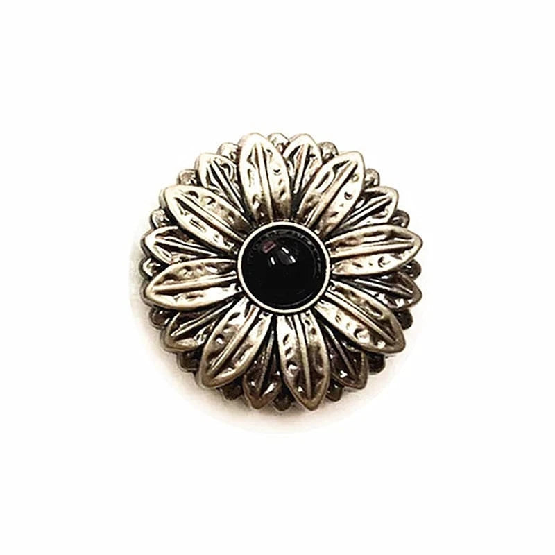 Concho i Mässing med Tribal Solblomma och Färgsten Antiksilver och svart / 30mm