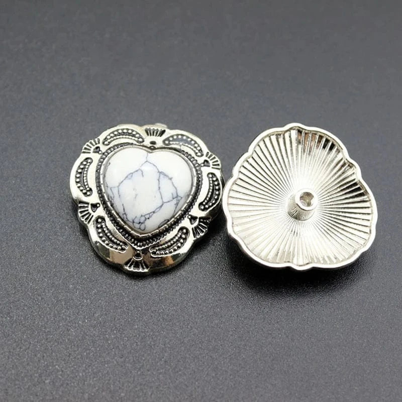 Concho Silver Hjärtformad med Färgad Sten Vit