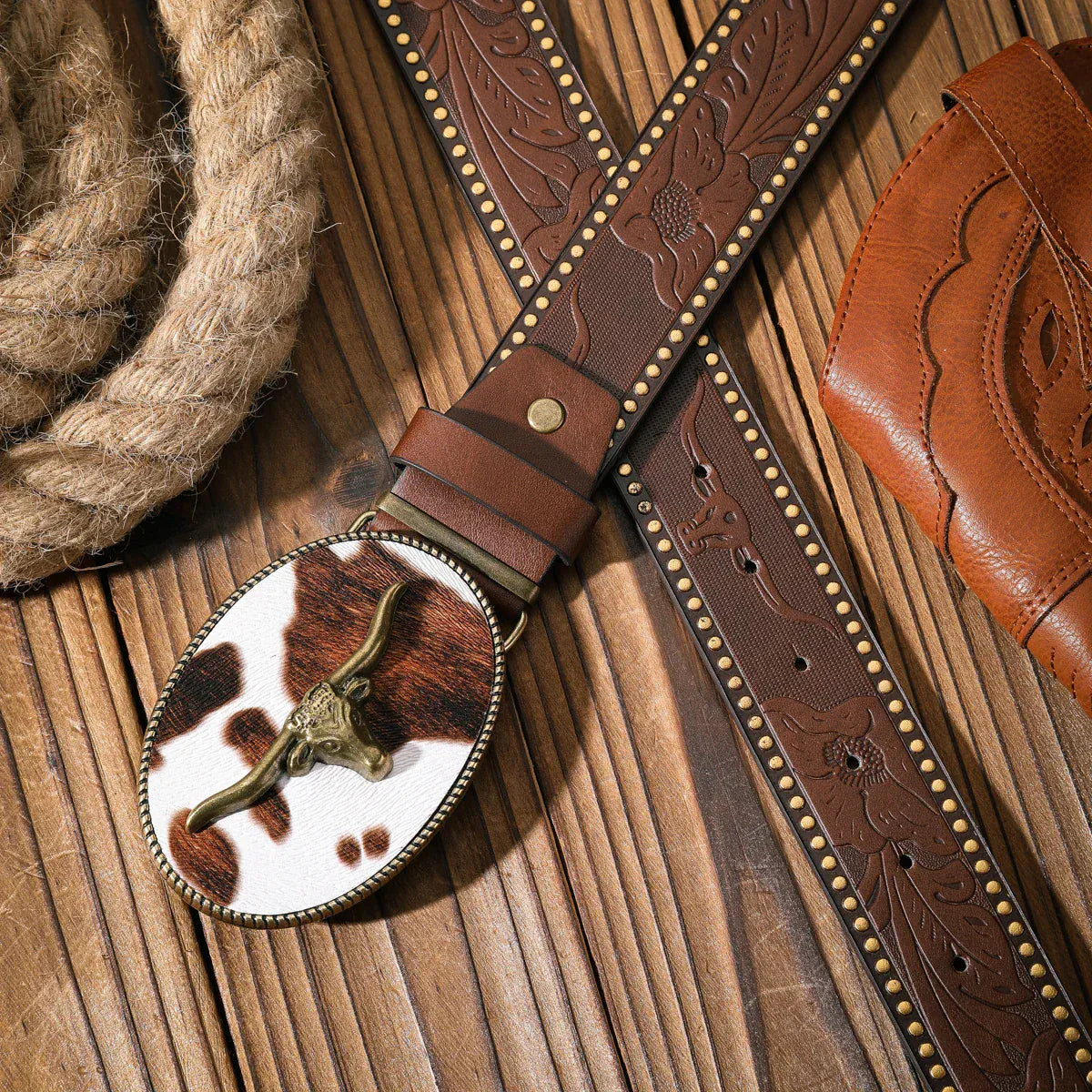 Cowboybälte med spänne i kohudsmönster