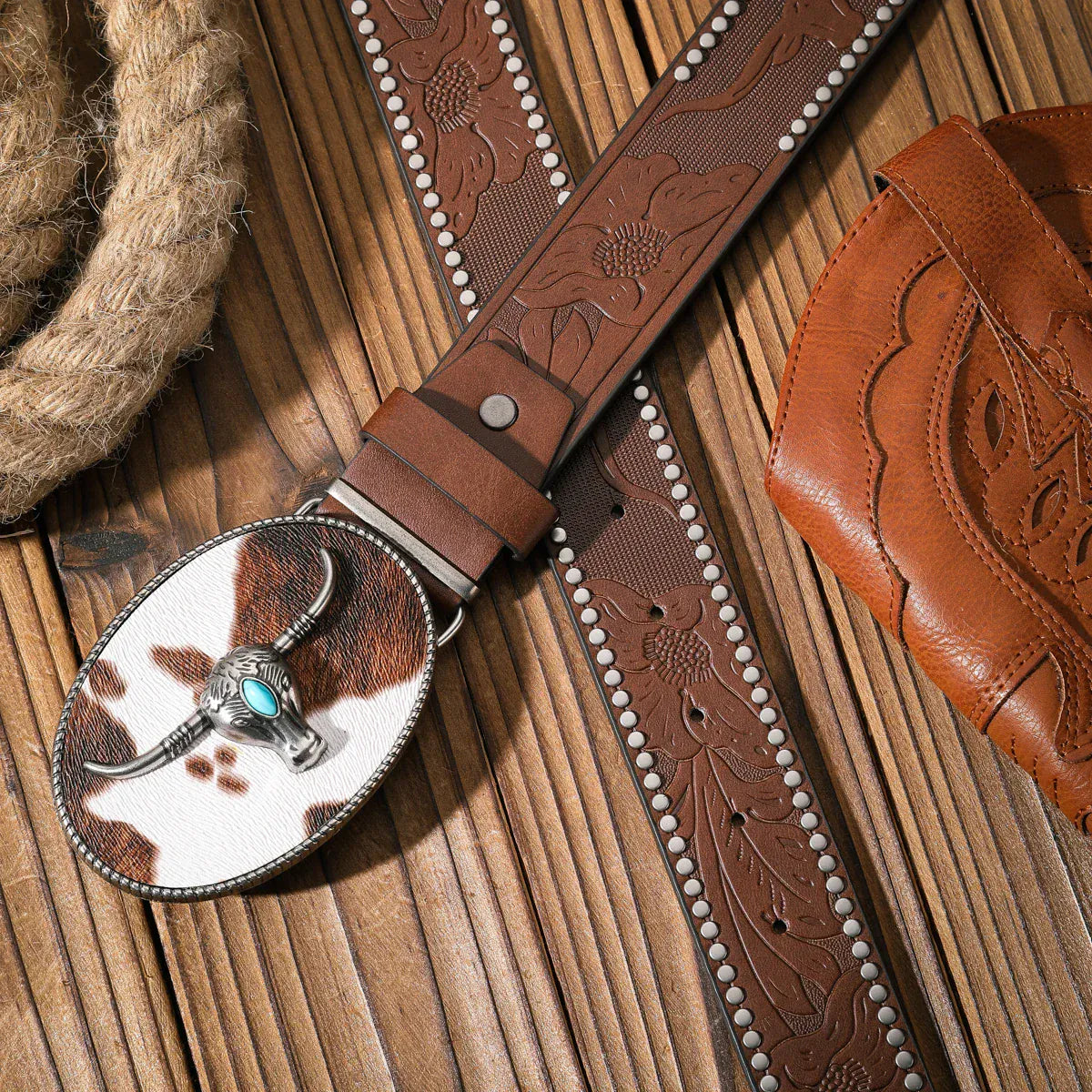 Cowboybälte med spänne i kohudsmönster
