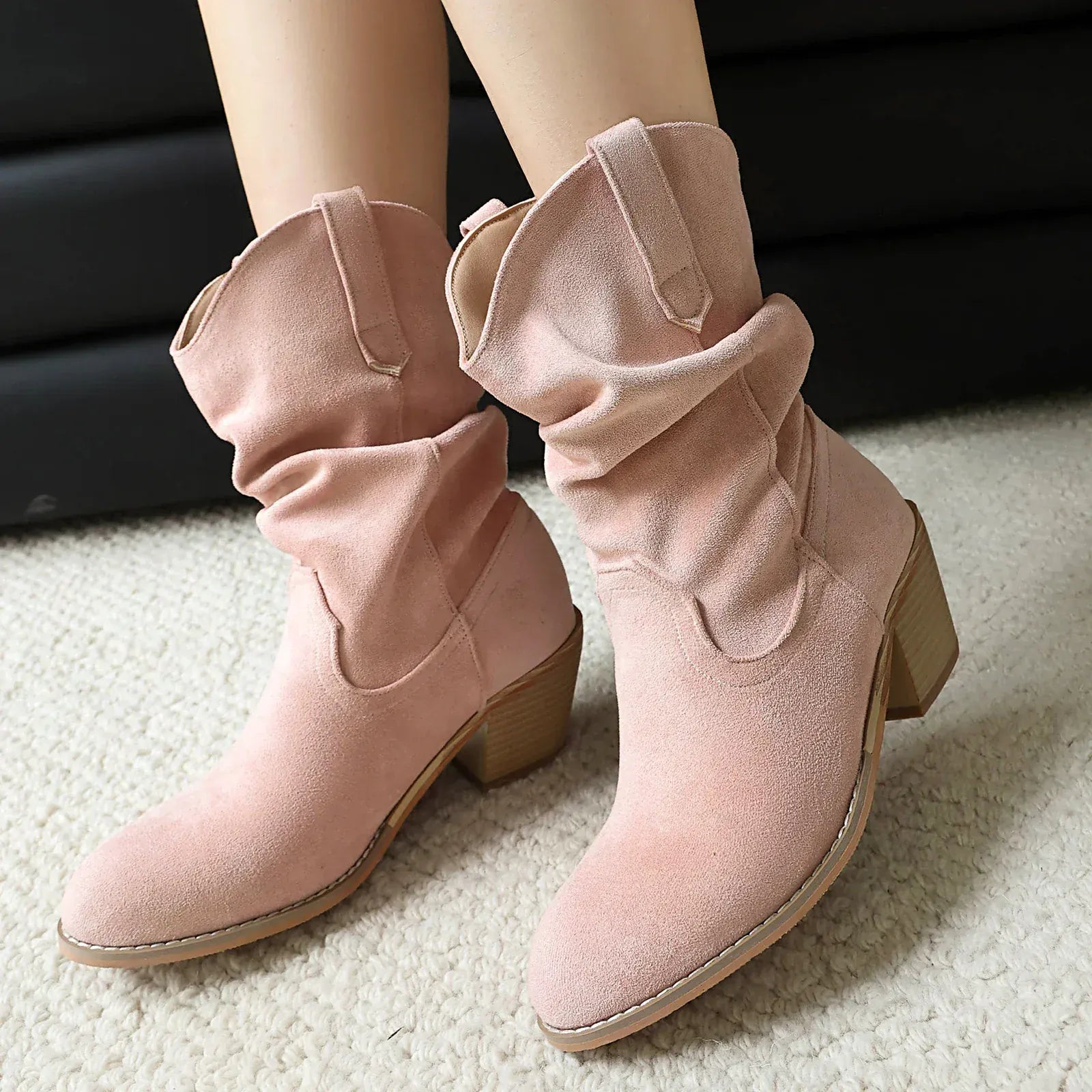 Cowboyboots i mjuk mocka med rynkad skaftdesign