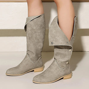 Cowboyboots i mockalook med knappar och bred skaftöppning