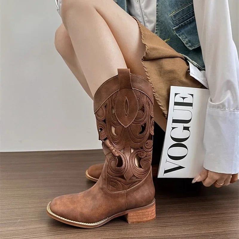 Cowboyboots med utskuren brodyr och stabil klack 4.5 cm