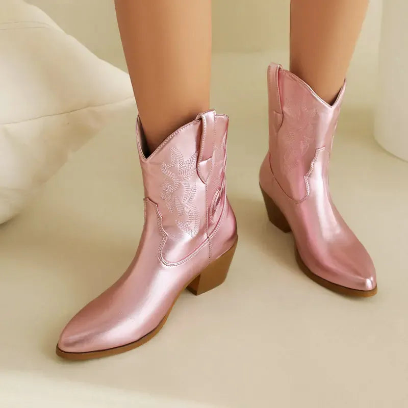 Låga cowboyboots i glänsande läderlook med broderi