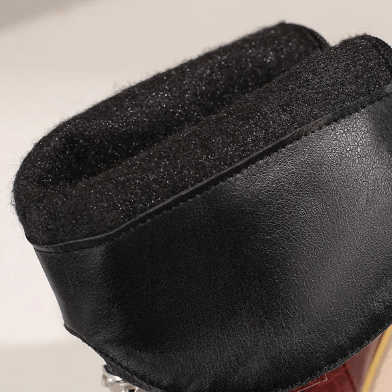 Låga Cowboyboots med Kedja och Hög Klack