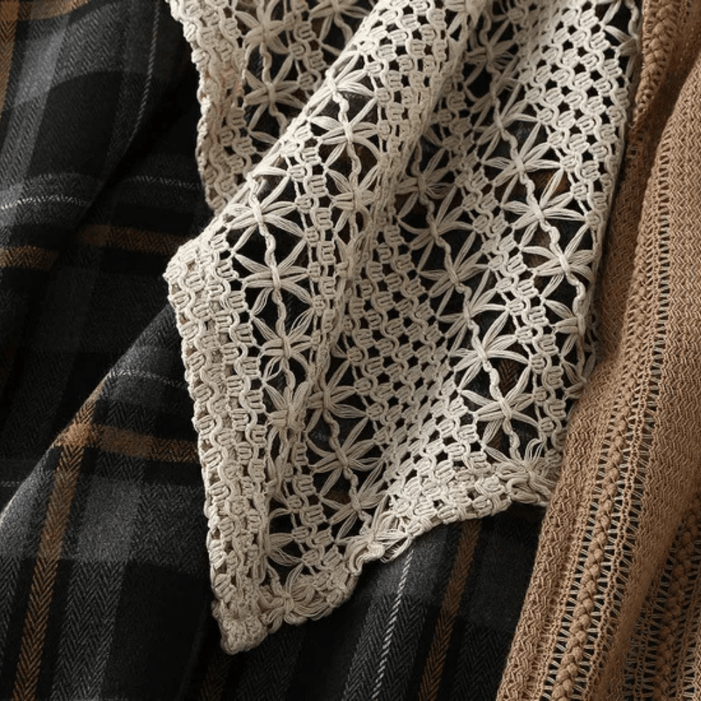Långkjol i patchwork-stil med spets och rutigt mönster