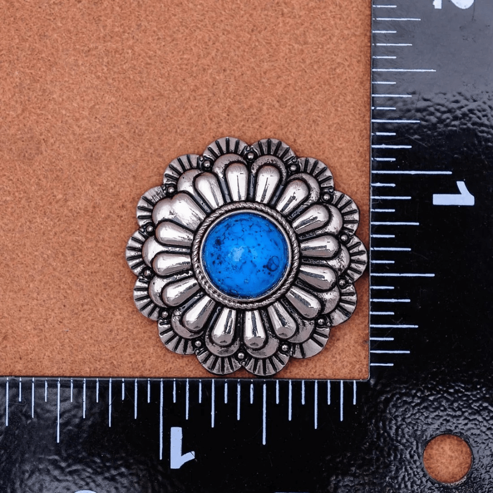 Silver Concho med 3D-Blomdesign och Färgad Pärla