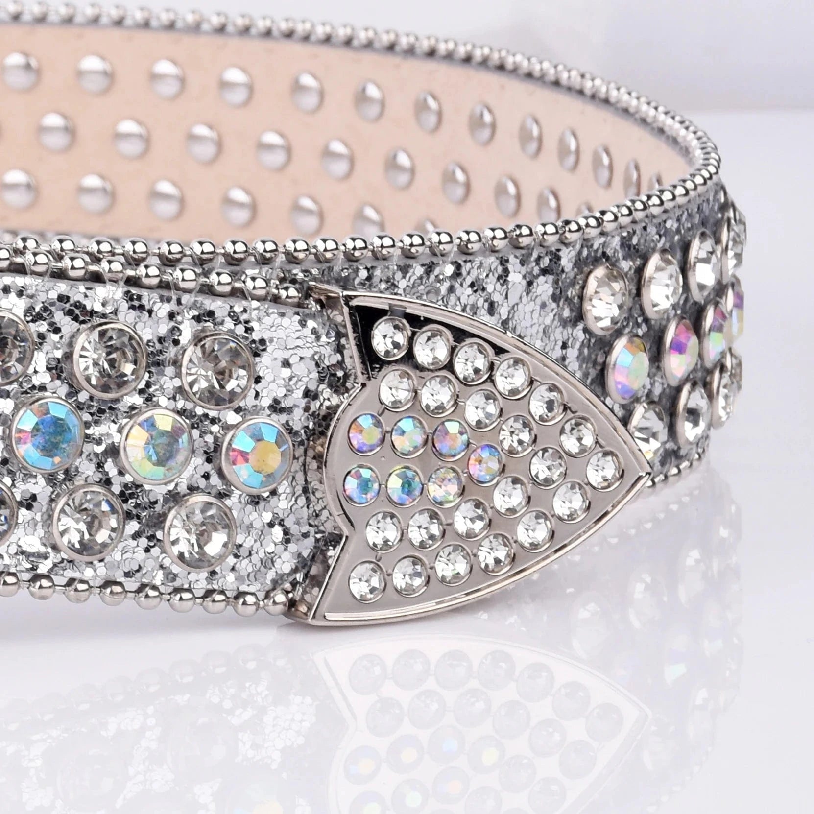 Silverfärgat westernbälte med strass