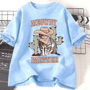 Tshirt med cowboykatt "Meowdy Partner" Himmelblå / S