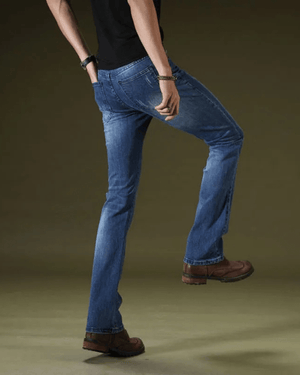 Utsvängda jeans för herr