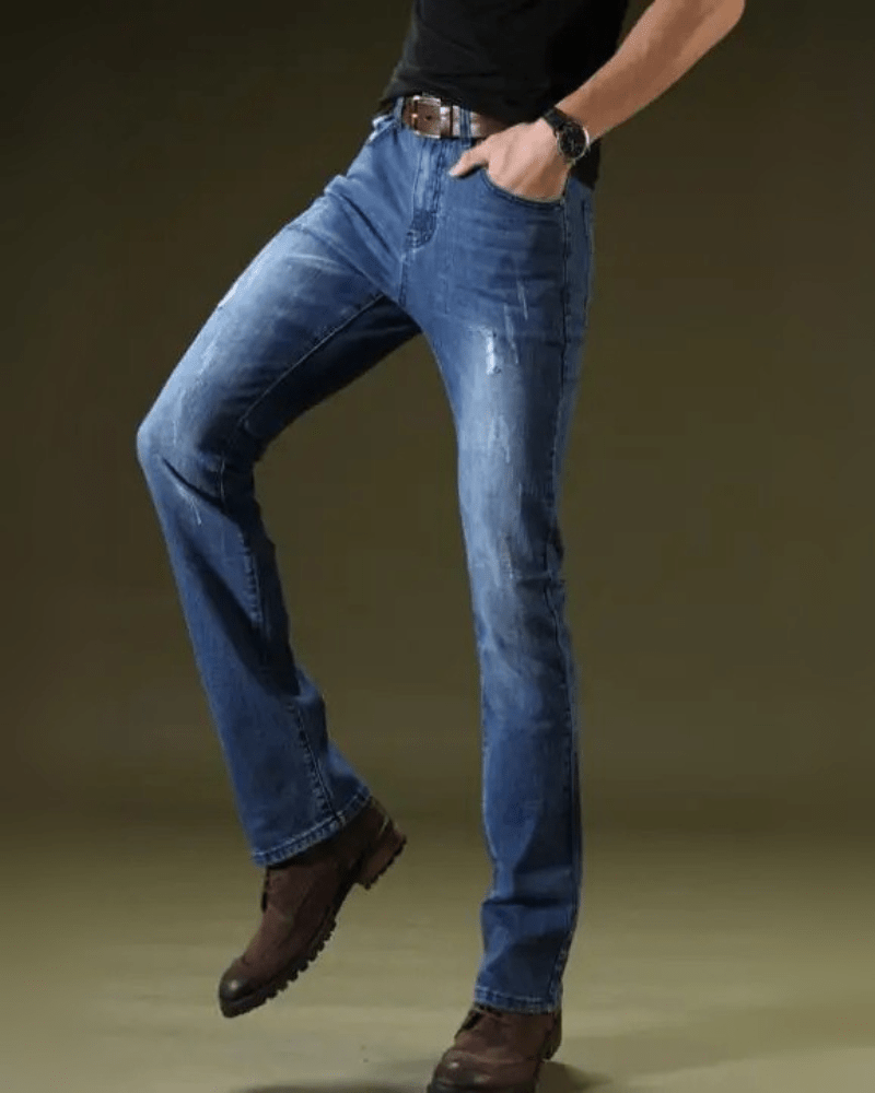 Utsvängda jeans för herr