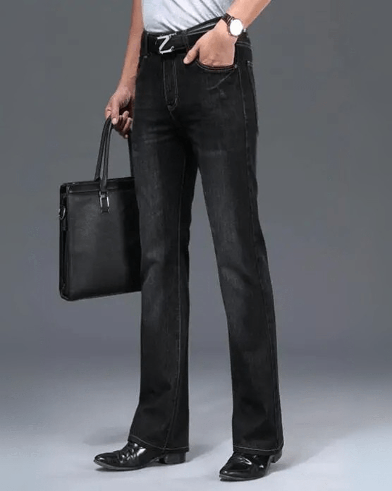 Utsvängda jeans herr