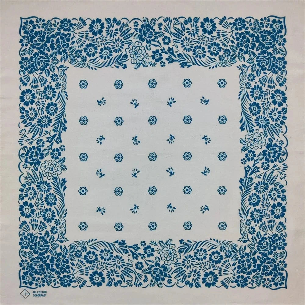 Vit Bandana med Blått Blomstermönster Vit och blå
