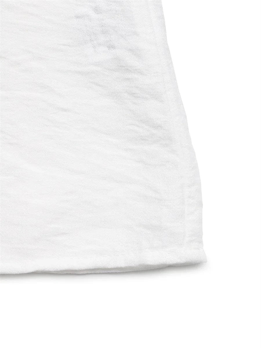 Vit romantisk blus med plisserade detaljer
