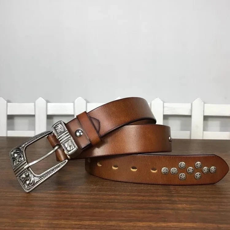 Westernbälte i äkta läder med stjärnnitar och vintage-spänne
